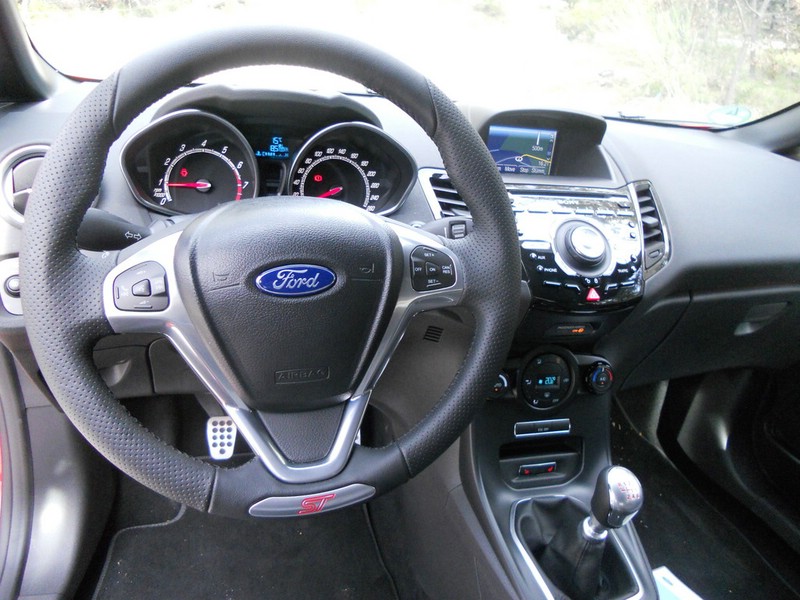 Ford Fiesta Bilder Und Fotos Dreiturer Funfturer Und St