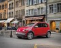 Volkswagen Cross Up in Rot in der Front- Seitenansicht