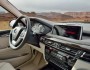 Cockpit und Lenkrad des BMW X5