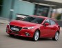 Der neue Mazda3 in der Karosseriefarbe rot