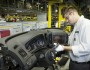 Arbeiten am Cockpit des Opel Insignia