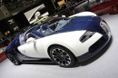 Supersportwagen Bugatti Veyron 16.4 Grand Sport auf einer Messe