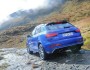 Blauer Audi RS Q3 in der Heckansicht
