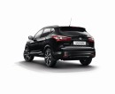 schwarzer Nissan Qashqai Premier Limited Edition in der Heckansicht