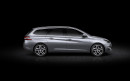 2014er Peugeot 308 SW in silber in der Seitenansicht
