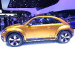Die Seitenpartie des Konzeptautos VW Beetle Dune