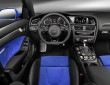Bild vom Innenraum des Audi RS4 Avant Nogaro Selection mit schwarz/blauen Sitzen