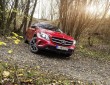 Kompakt-SUV Mercedes-Benz GLA in rot in der Frontansicht