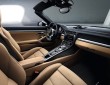 Das Interieur des Porsche 911 Targa mit Ledersitzen