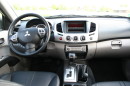 Das Cockpit und die Sitze des Mitsubishi L 200 2,5 DI-D Intense Doppelkabine