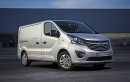 Opel Vivaro 2014 in silber in der Front- Seitenansicht
