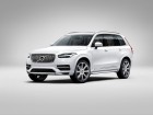 Volvo XC90 in weiß Metallic in der Frontansicht