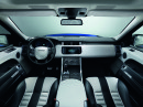 Der luxuriöse Innenraum des Range Rover Sport SVR