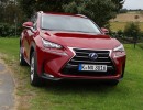 Der Kühlergrill des Hybridautos Lexus NX300h