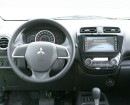 Das Interieur des Kleinwagens Mitsubishi Space Star