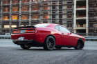 Muscle Car Dodge Challenger SRT Hellcat in rot