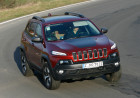 Jeep Cherokee Trailhawk Fahraufnahme