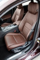 Jaguar XF, Fahrersitz