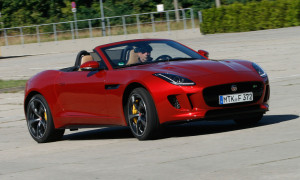 Jaguar F-Type R Cabrio AWD, Fahraufnahme