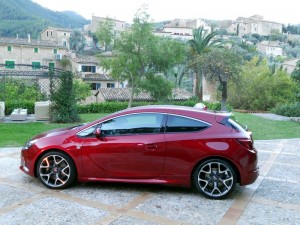 Opel Astra GTC OPC