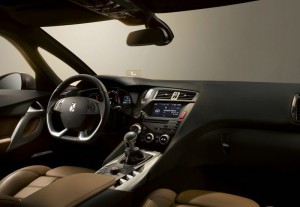 Der Innenraum des Citroen DS5 - Cockpit, Armaturenbrett, Mittelkonsole