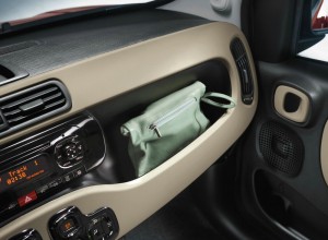 Ein Fach im Fiat Panda