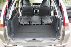 Umklappen der Sitze im Citroën Grand C4 Picasso HDI 165