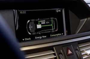 FarbDisplay des Mercedes-Benz E 400 Hybrid Display