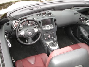 Auf Luxus soll der Nissan Roadster 370Z Fahrer nicht verzichten