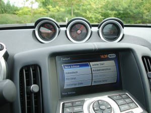 Rundinstrumente im Nissan Roadster 370Z