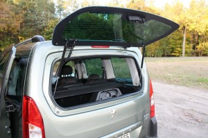 Heckfenster des Peugeot Partner Tepee