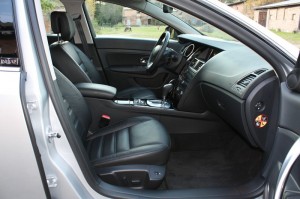 Renault Latitude dCi 175 FAP Innenraum