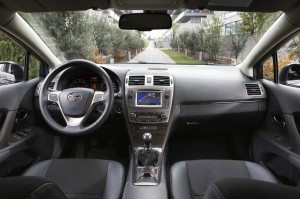 Der Innenraum des Toyota Avensis