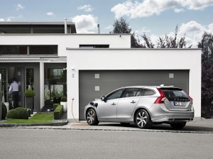 Volvo V60 Plug-in-Hybrid tankt Strom