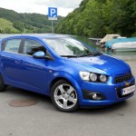 Der Chevrolet Aveo in der Farbe Blau