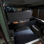 Waffenabteil im Land Rover Defender Sondermodell Blaser Edition