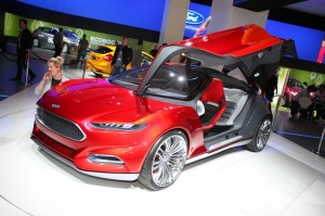 Ford Evos Concept auf einer Automesse