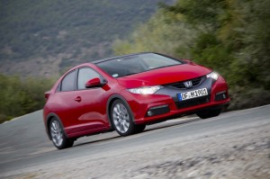 Der neue Honda Civic in der Farbe Rot