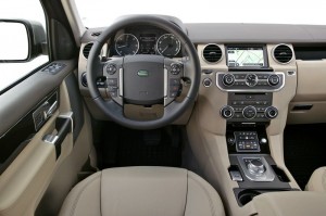 Cockpit des Land Rover Discovery