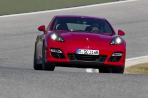Die Frontpartie des Porsche Panamera GTS