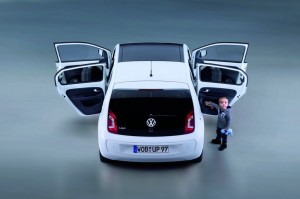 Der VW Up als Viertürer in der Heckansicht
