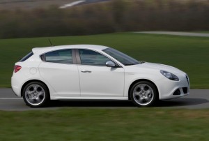 Alfa Romeo Giulietta 2.0 JTDM 16 V von der Seite (Typ 940)