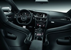 Das Armaturenbrett des Audi RS 4 Avant