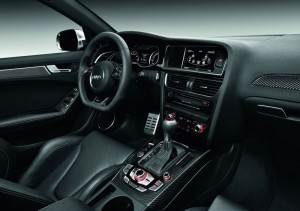 Das Cockpit des Audi RS 4 Avant