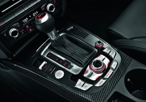 Der Audi RS 4 Avant Schaltknauf mit viel Chrom