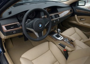 Das Cockpit des BMW 5-er Touring
