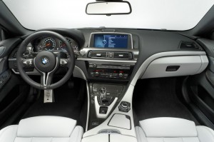 Das Armaturenbrett des neuen M6 von BMW