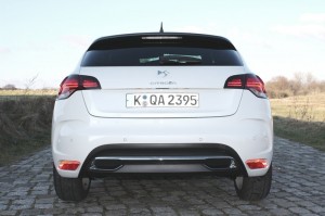 Der Testwagen Citroen DS4 THP 200 SportChic in der Heckansicht