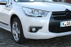Die Scheinwerfer des Citroen DS4 THP 200 SportChic