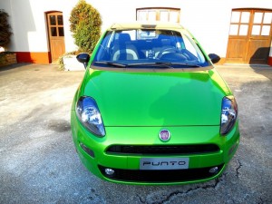 Der Italienische Kleinwagen Punto in der Frontansicht